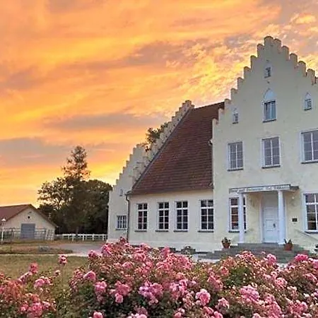 Boutique Gut Tribbevitz Szálloda 4*