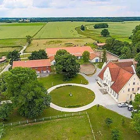 Boutique Gut Tribbevitz Szálloda Trent