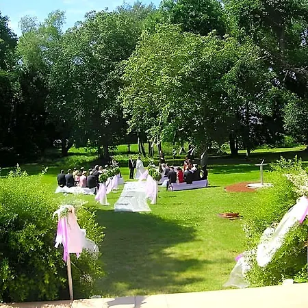 فندق Boutique Gut Tribbevitz 4*