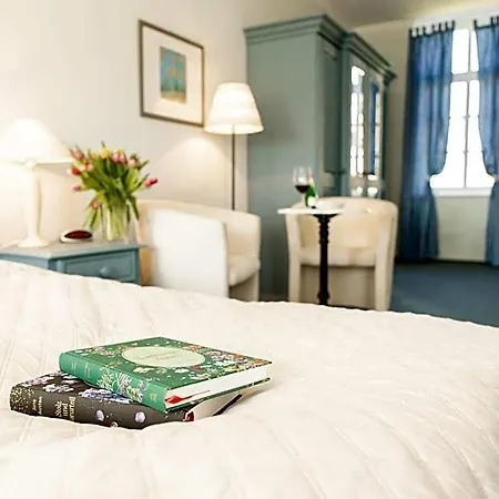 Boutiquehotel Gut Tribbevitz Auf Ruegen 4*