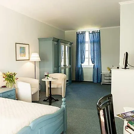 Boutiquehotel Gut Tribbevitz Auf Ruegen Otel 4*