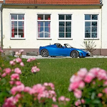 Boutiquehotel Gut Tribbevitz Auf Ruegen Otel 4*